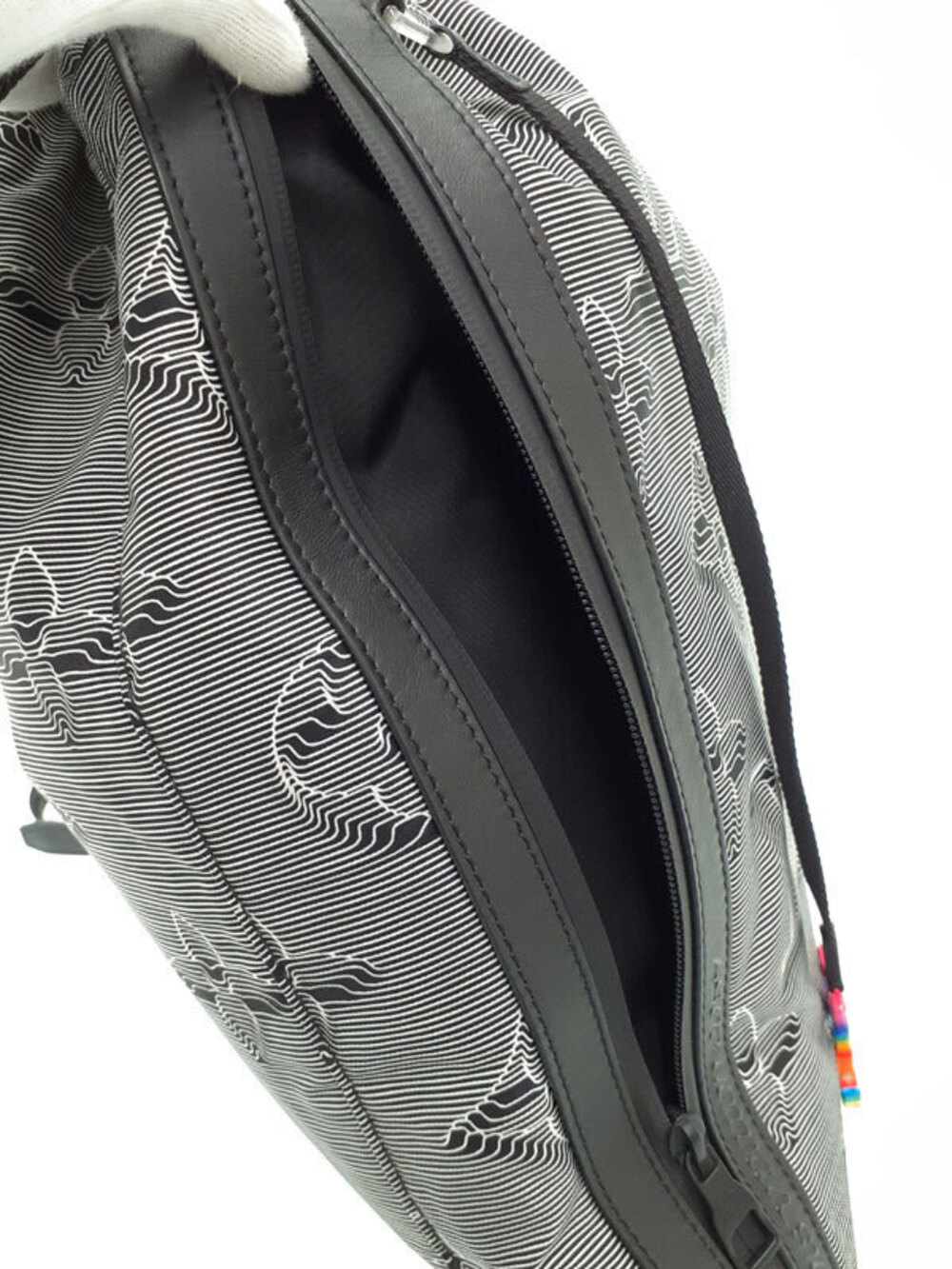 Louis Vuitton Drawstring Backpack - Picture 8 of 9
